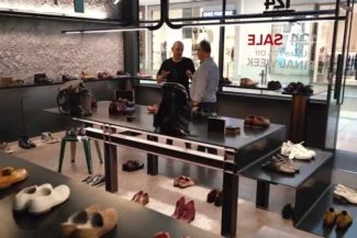 testimonial video example shoes store